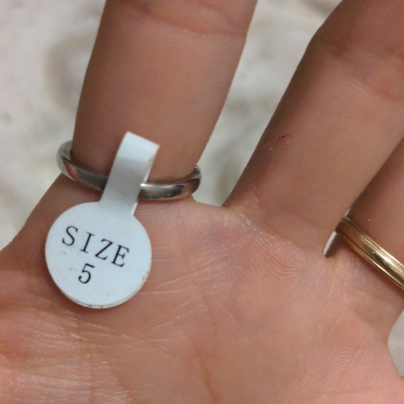 Pink gemstone ring - Picture 2 of 2